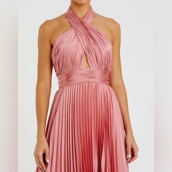 Mac Duggal NEW Rose Pink Pleated Halter Neck Asymmetrical Hem Satin Gown Size 18 - Picture 2 of 15